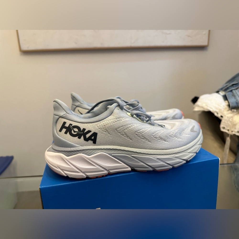 Hoka running shoes ARAHI 6